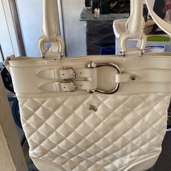 COPY - Gently used big crossbody - Picture 2 of 4